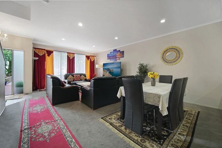 Photo of property in 26 Willow Camp Road, Takanini, 2112