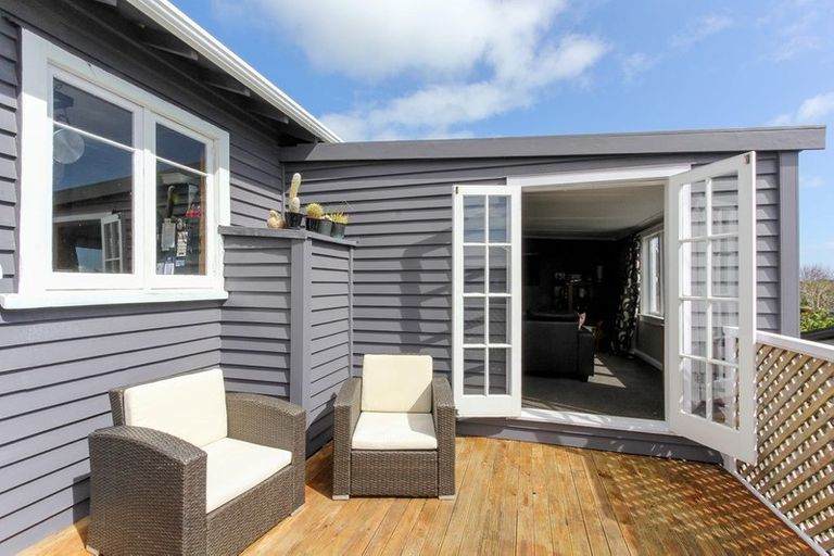 Photo of property in 69 Clemow Road, Fitzroy, New Plymouth, 4312