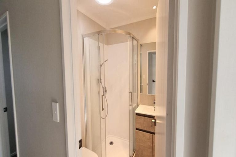 Photo of property in 3/66 Swanson Road, Henderson, Auckland, 0610