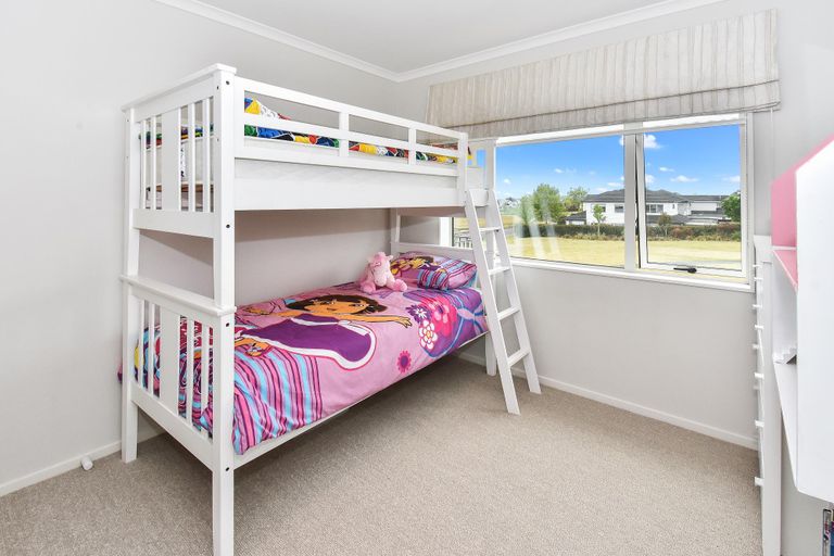 Photo of property in 12 Springcrest Drive, Karaka, Papakura, 2113