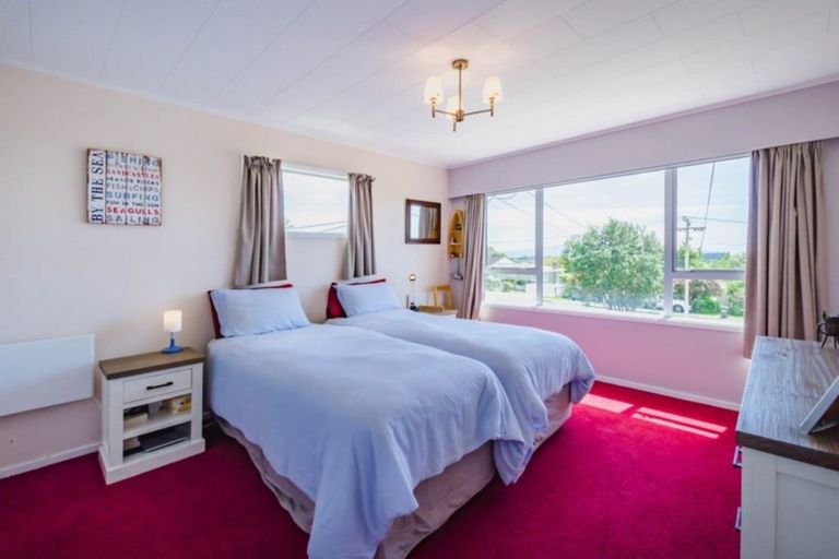 Photo of property in 93 Winara Avenue, Waikanae, 5036