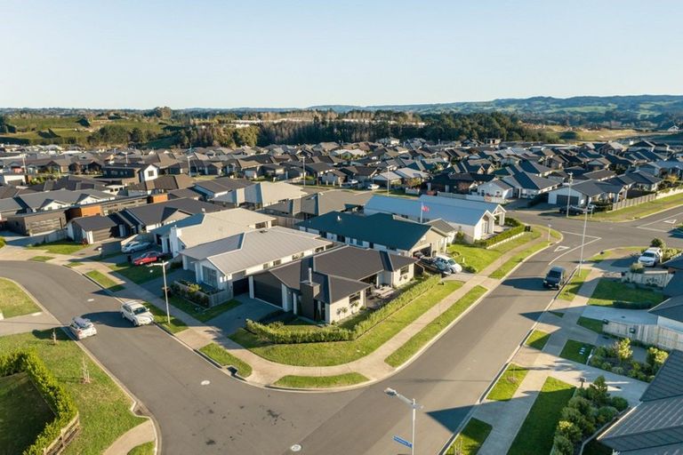 Photo of property in 2 Rotomanu Place, Pyes Pa, Tauranga, 3112