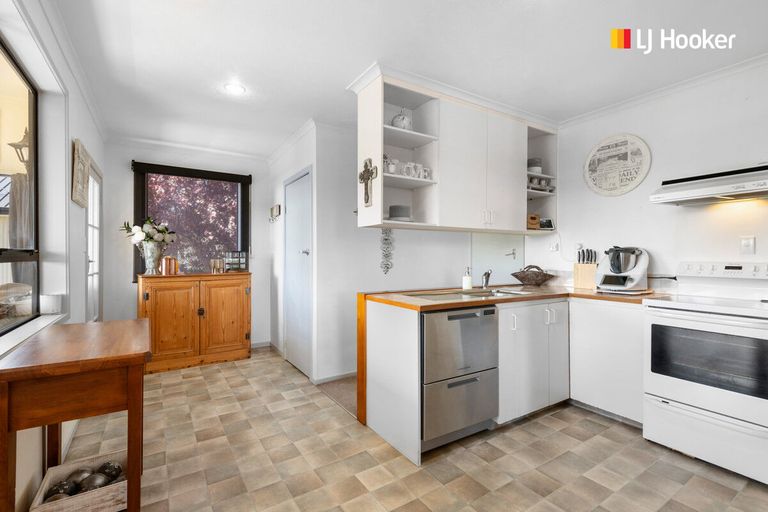 Photo of property in 19 Braeside, Kinmont Park, Mosgiel, 9024