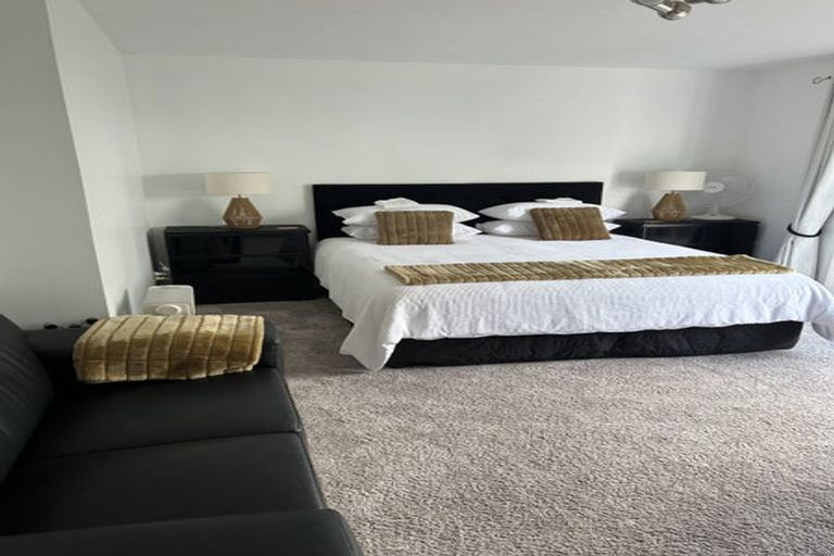 Photo of property in 35 Langana Avenue, Browns Bay, Auckland, 0630