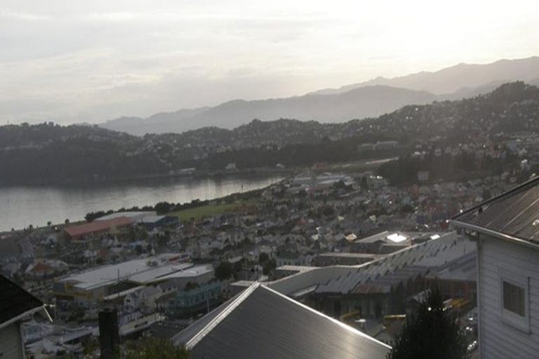 Photo of property in 24 Imperial Terrace, Melrose, Wellington, 6022