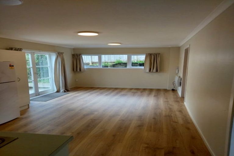 Photo of property in 23 Downing Street, Glenfield, Auckland, 0629