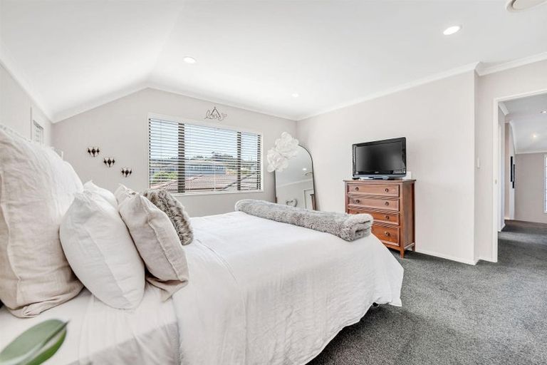 Photo of property in 14 Heidi Crescent, Flat Bush, Auckland, 2016