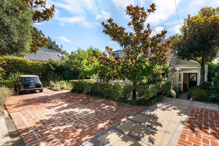 Photo of property in 4 Manuka Terrace, Eastbourne, Lower Hutt, 5013