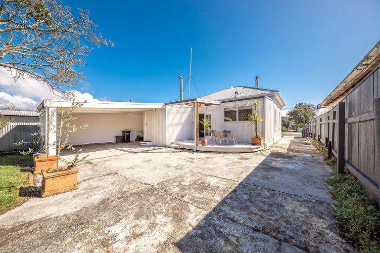 Photo of property in 25 Queen Street, Westport, 7825