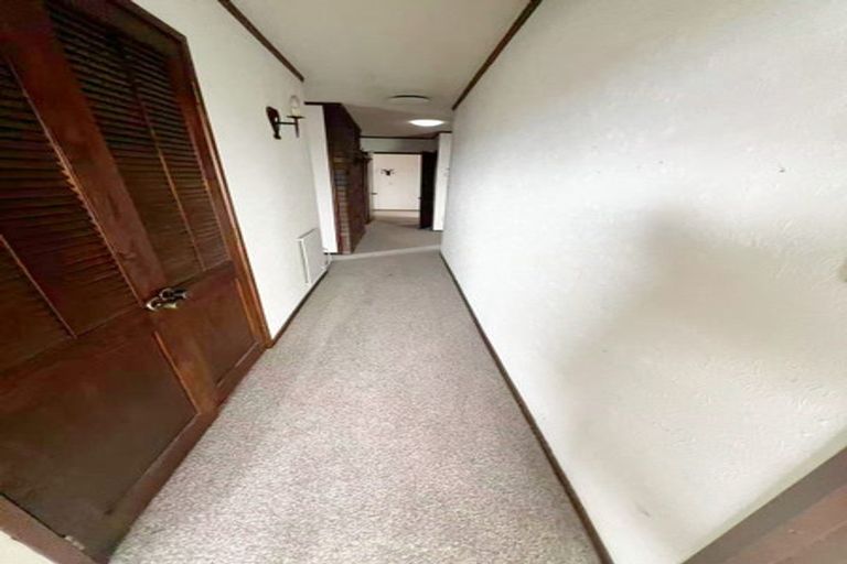 Photo of property in 56 Balmain Road, Chatswood, Auckland, 0626