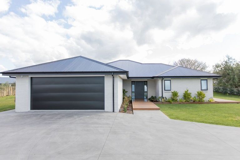 Photo of property in 60 Racecourse Road, Whitianga, 3510