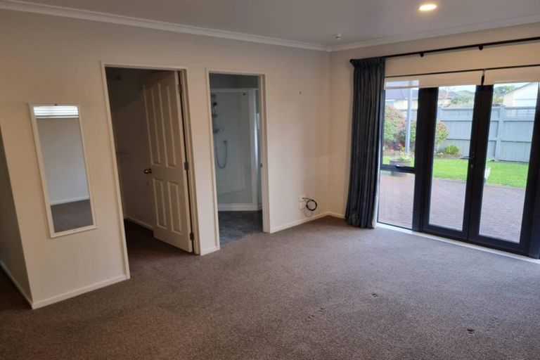 Photo of property in 55 Newbliss Crescent, East Tamaki Heights, Auckland, 2016