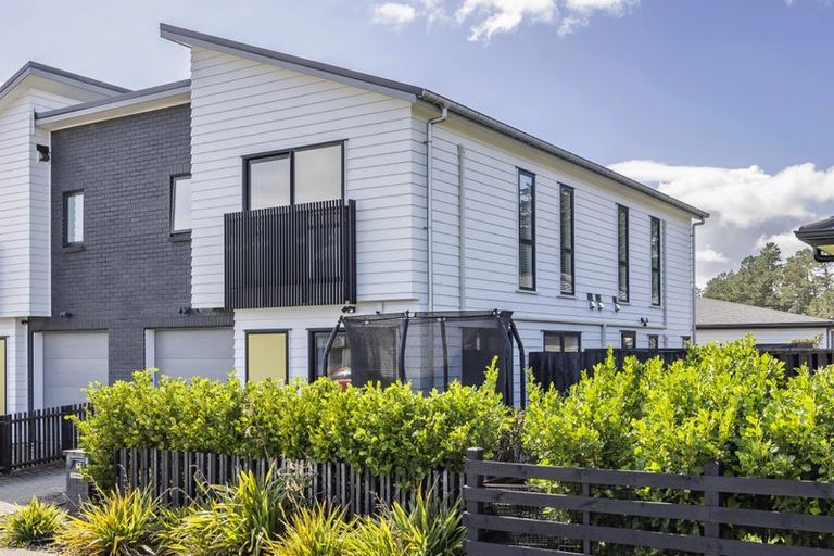Photo of property in 97 Schoolside Road, Kumeu, 0810