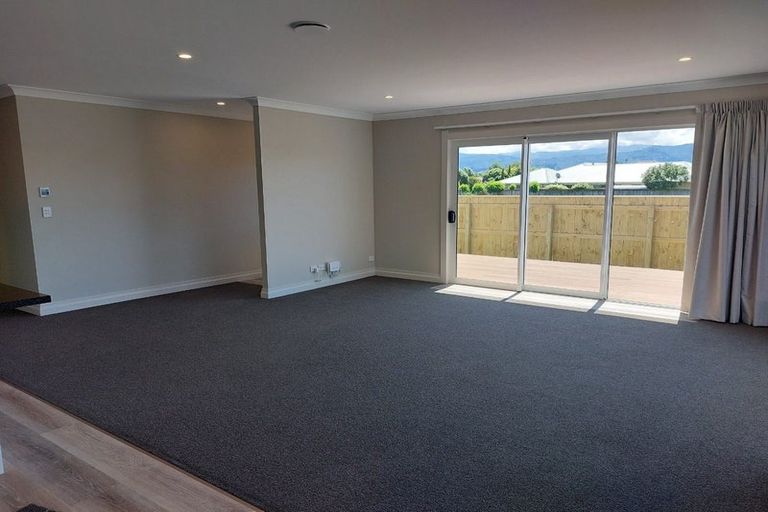 Photo of property in 5 Danske Close, Carterton, 5713