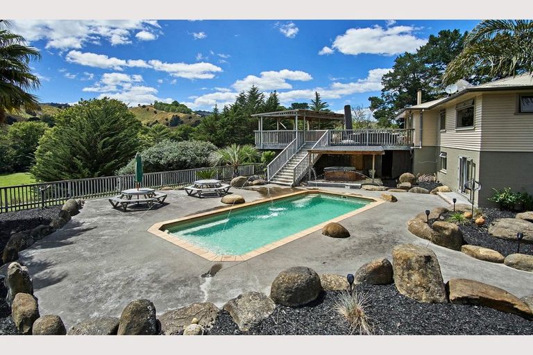 Photo of property in 921 Ngakoroa Road, Ormond, Gisborne, 4071