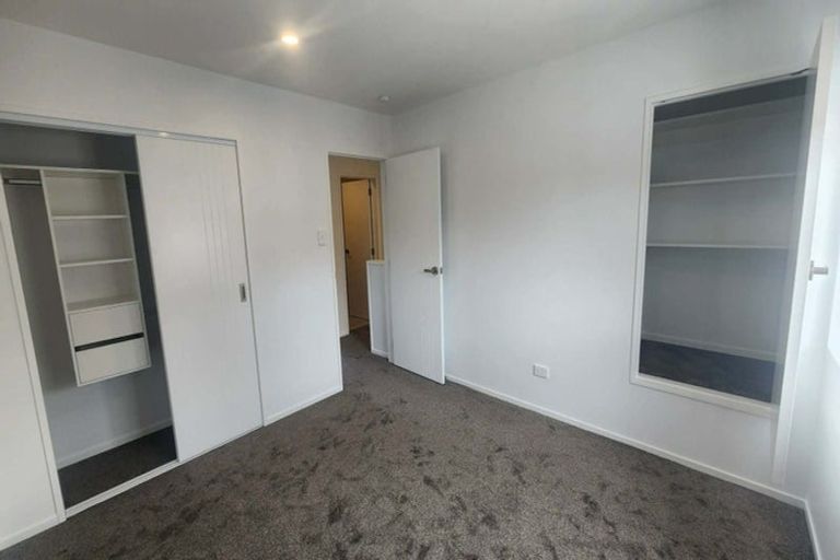 Photo of property in 2/19 Roberts Road, Glenfield, Auckland, 0629