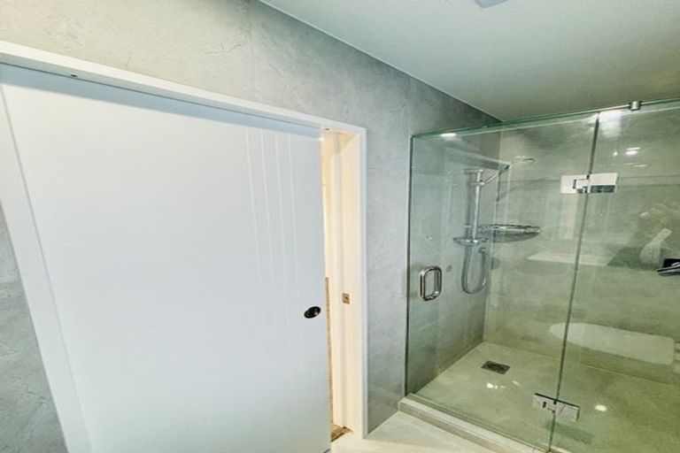 Photo of property in 2/2 Smiths Avenue, Papakura, 2110