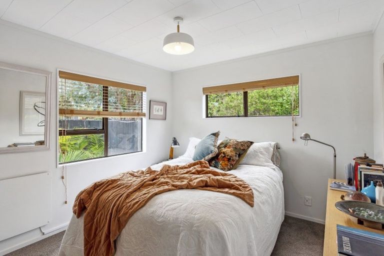 Photo of property in 2 Island View Terrace, Waikanae Beach, Waikanae, 5036