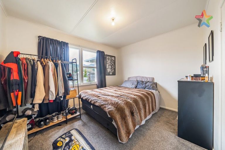 Photo of property in 5 Longfellow Street, Trentham, Upper Hutt, 5018