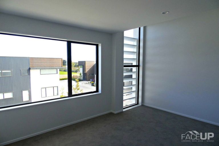 Photo of property in 4 Carder Court, Hobsonville, Auckland, 0618