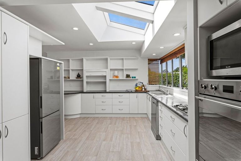 Photo of property in 30 Hadlow Place, Burnside, Christchurch, 8041