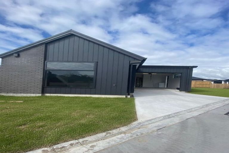 Photo of property in 1 Maara Close, Papamoa Beach, Papamoa, 3118