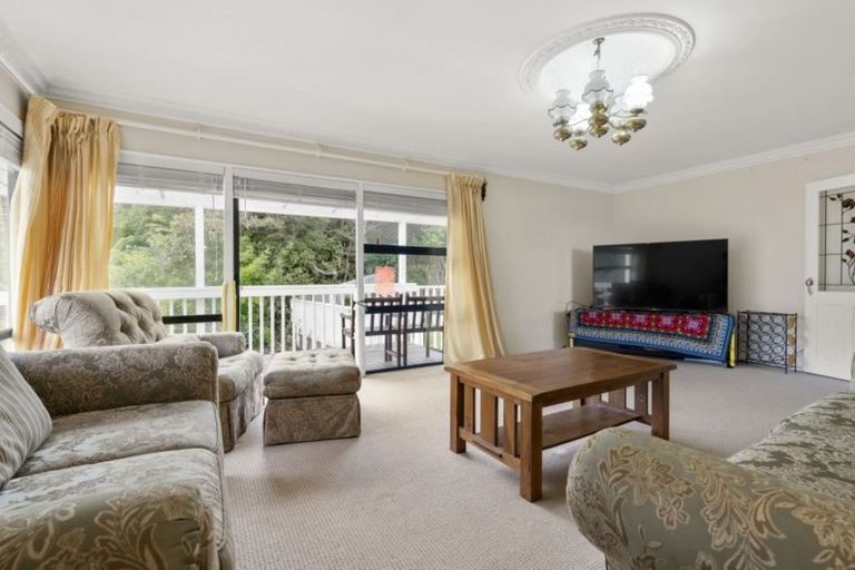 Photo of property in 11 Homewood Place, Chatswood, Auckland, 0626