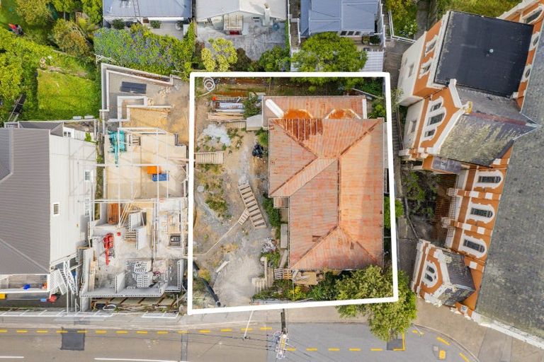 Photo of property in 71 Hawker Street, Mount Victoria, Wellington, 6011