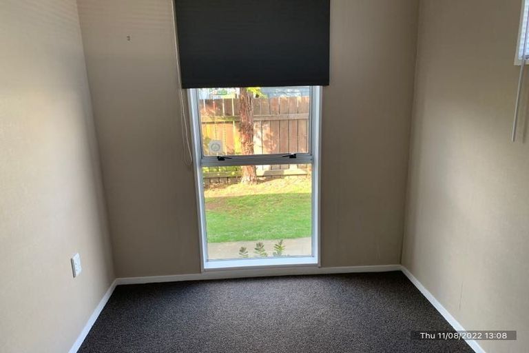 Photo of property in 15a Featherston Street, Levin, 5510