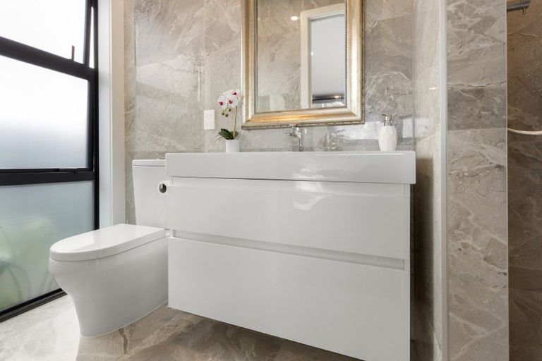 Photo of property in 13 Awatea Drive, Whitianga, 3510