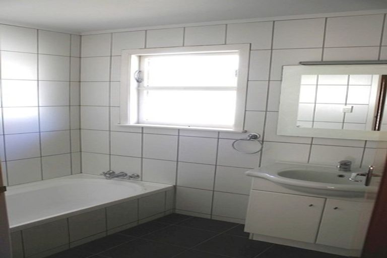 Photo of property in 50 Melrose Road, Island Bay, Wellington, 6023