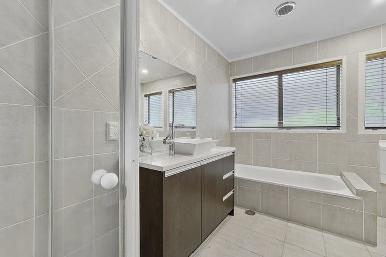 Photo of property in 1/16 Oleander, Farm Cove, Auckland, 2012