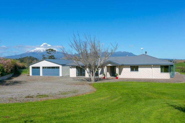 Photo of property in 930 Upland Road, Egmont Village, New Plymouth, 4372