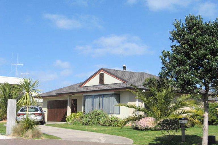 Photo of property in 77 Santa Barbara Drive, Papamoa Beach, Papamoa, 3118