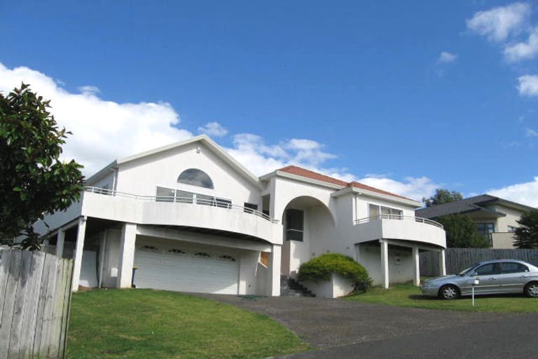 Photo of property in 19 Jacanas Place, Unsworth Heights, Auckland, 0632