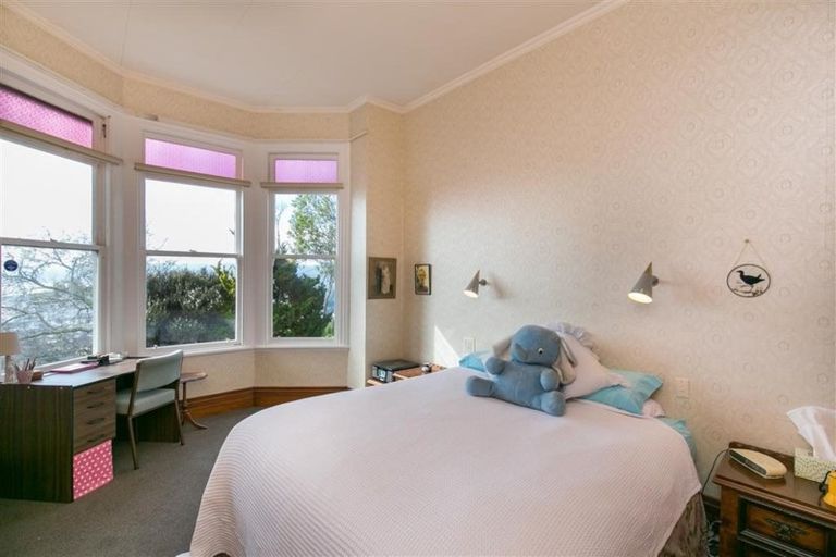 Photo of property in 55 Apuka Street, Brooklyn, Wellington, 6021