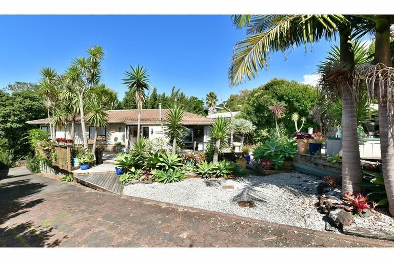 Photo of property in 56 Polkinghorne Drive, Manly, Whangaparaoa, 0930