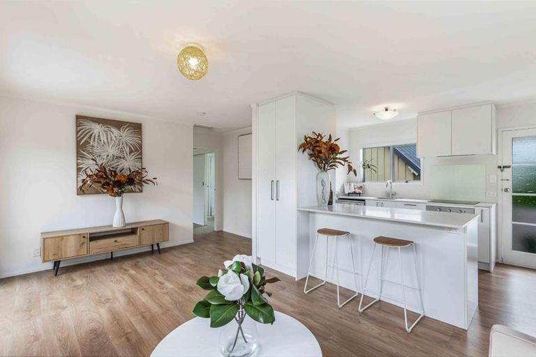 Photo of property in 3/81 Hutchinson Avenue, New Lynn, Auckland, 0600