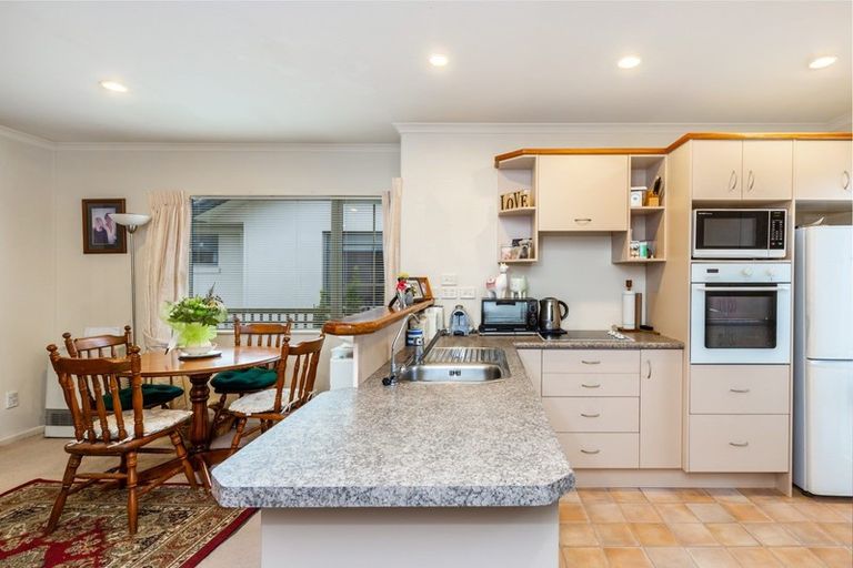 Photo of property in 4 Lakeridge Close, Rangatira Park, Taupo, 3330