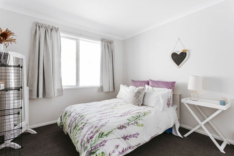 Photo of property in 77 Bert Wall Drive, Omokoroa, 3114