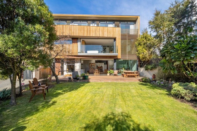 Photo of property in 27 Examiner Street, Nelson, 7010