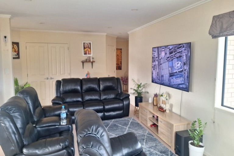 Photo of property in 48 Sunstone Crescent, Brown Owl, Upper Hutt, 5018