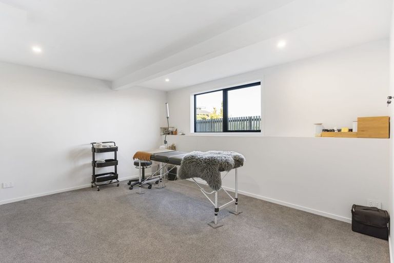 Photo of property in 71 Pah Road, Cockle Bay, Auckland, 2014