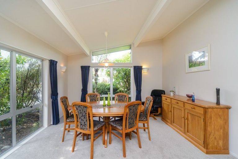 Photo of property in 6 Dunk Place, Milson, Palmerston North, 4414