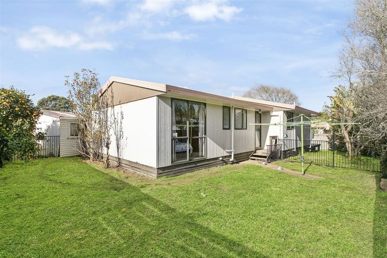 Photo of property in 6 Cameron Place, Ranui, Auckland, 0612