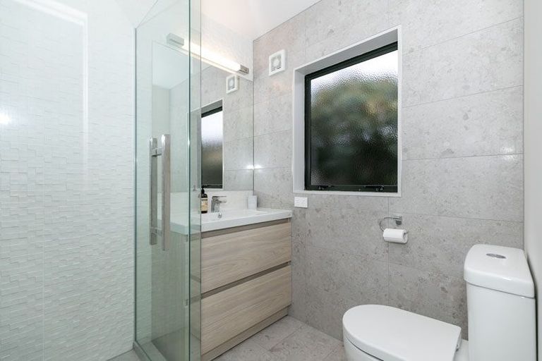 Photo of property in 30 Waiwherowhero Drive, St Andrews, Hamilton, 3200