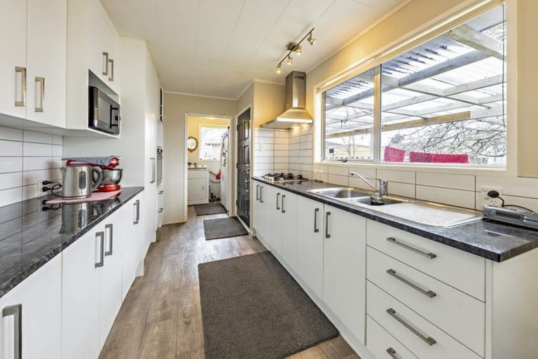 Photo of property in 1/13 Mon Desir Place, Manurewa, Auckland, 2102