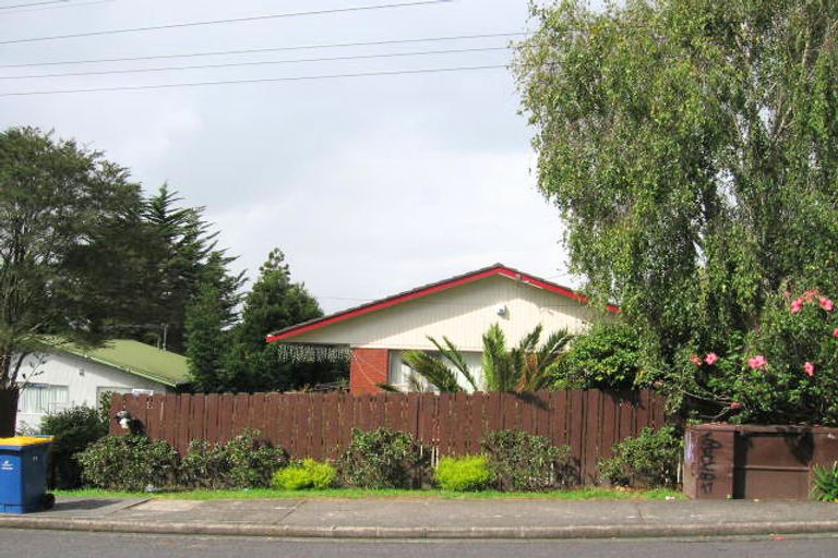 Photo of property in 28 Shetland Street, Glen Eden, Auckland, 0602