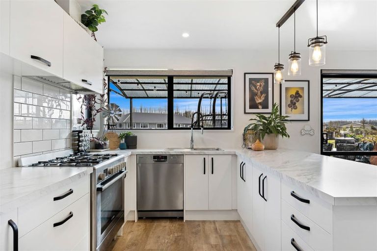 Photo of property in 32 Northside Drive, Waikuku, Rangiora, 7473