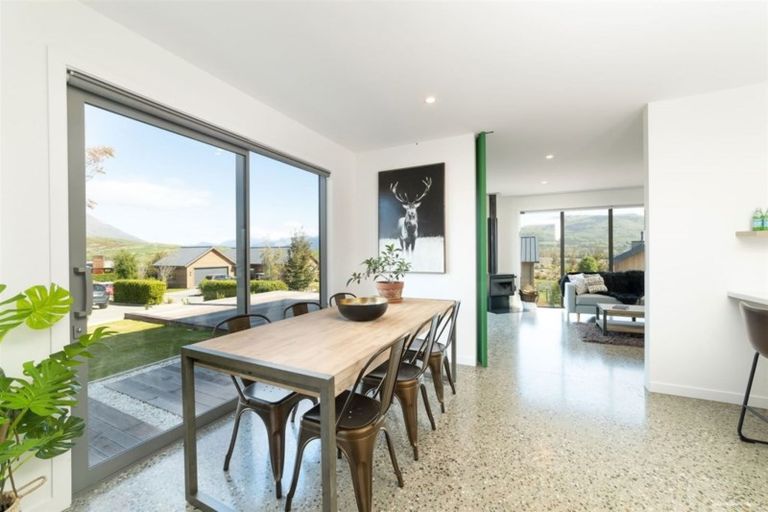 Photo of property in 6 Polperro Court, Jacks Point, Queenstown, 9371